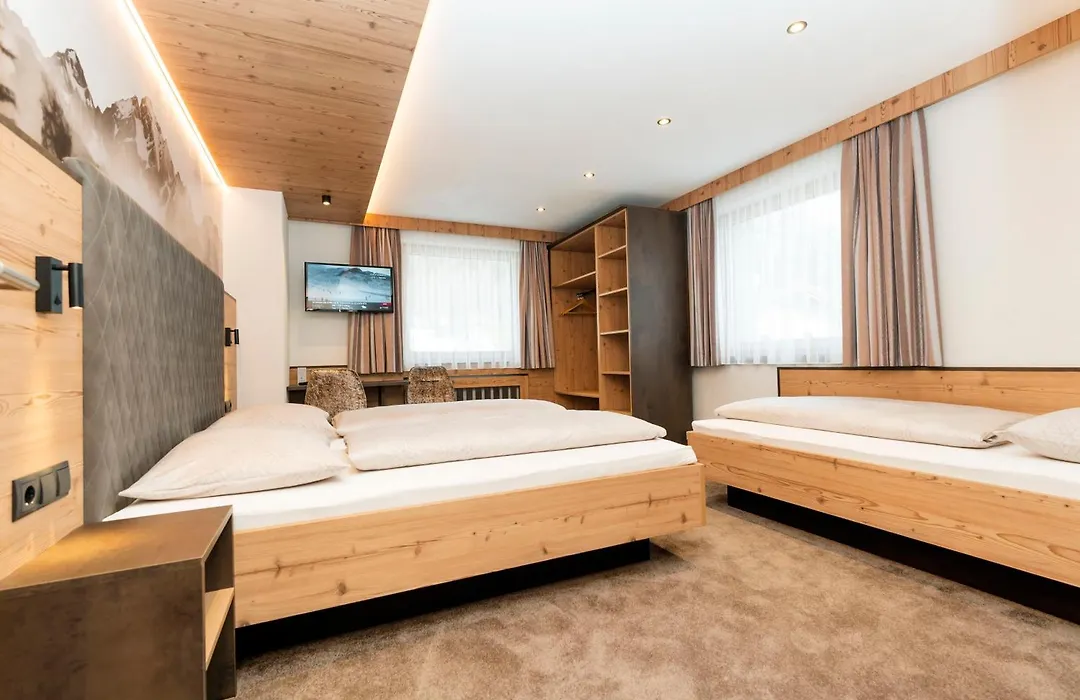 Hotel Garni Pfeifer-1